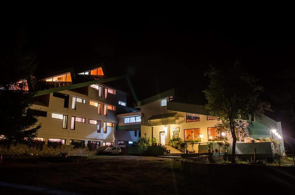 Hotel Randunica Văliug Exterior foto